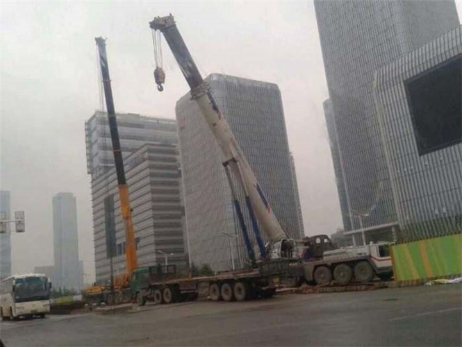 尚志市25吨吊车能吊多重设备？